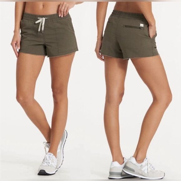 Vuori Women’s Green Ripstop Shorts Size Large  Raw hem - Picture 1 of 10